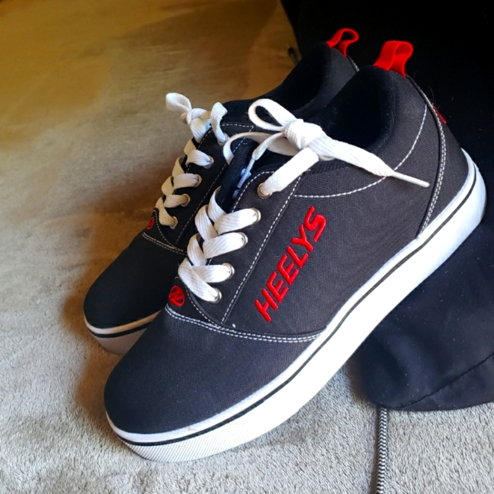 Heelys Size 7 Mens New